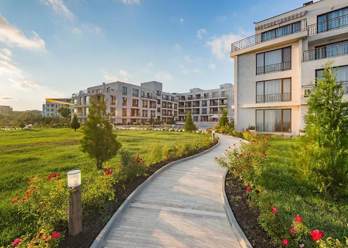 Beachfront One Bedroom Diamond Sarafovo студио в Diamond сарафово Apartment *